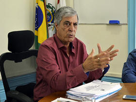 Prefeito Mario Tricano, durante a reunio - Foto: Marcelo Roza